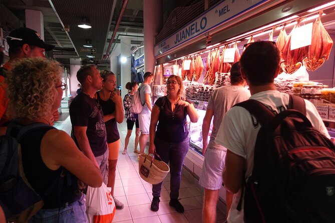 Paella & Sangria Class with Tapas and Market Visit - The guides and teaching style