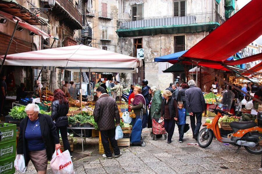 Palermo: Market Tour and Sicilian Cooking Class with Lunch - From market shopping to the cooking school