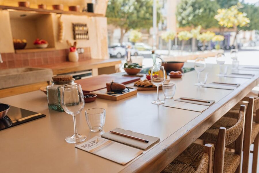 Palma de Mallorca: Spanish Cooking Experience - Why the small group size matters