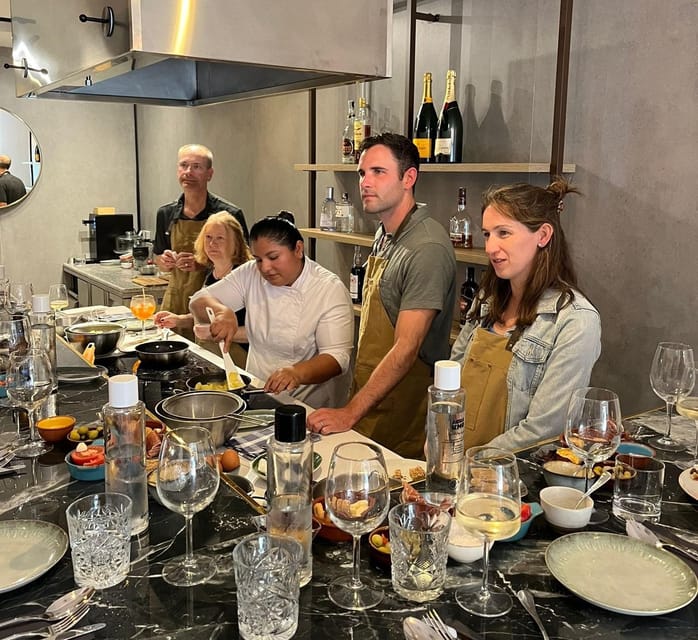 Palma: Mediterranean Cooking Class with Drinks - The chefs and hosts make a real difference