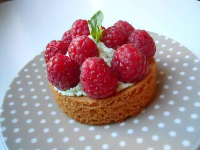 Paris: 2.5-Hour French Pastry Cooking Class - A pastry lesson in a Paris loft