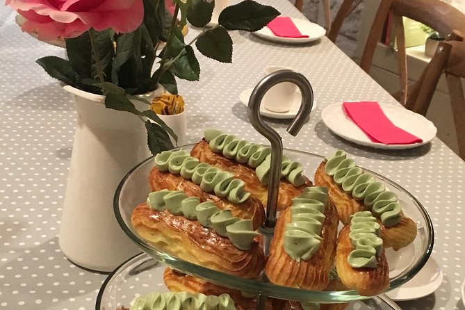 Paris Cooking Class: Chocolate Éclairs and Cream Puffs - The small details behind an even rise