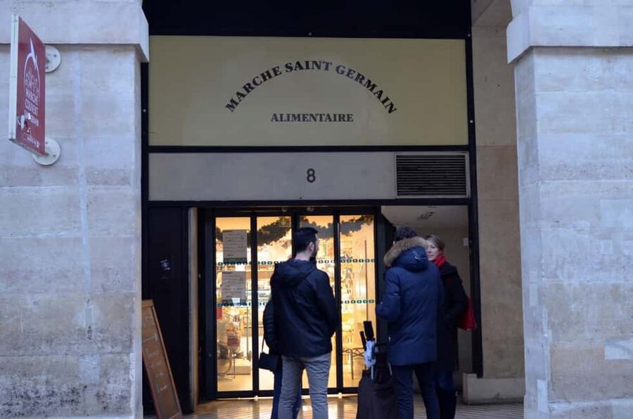 Paris: Evening Cooking Class with Optional Market Visit - Wine, cheese, and the meal at the table