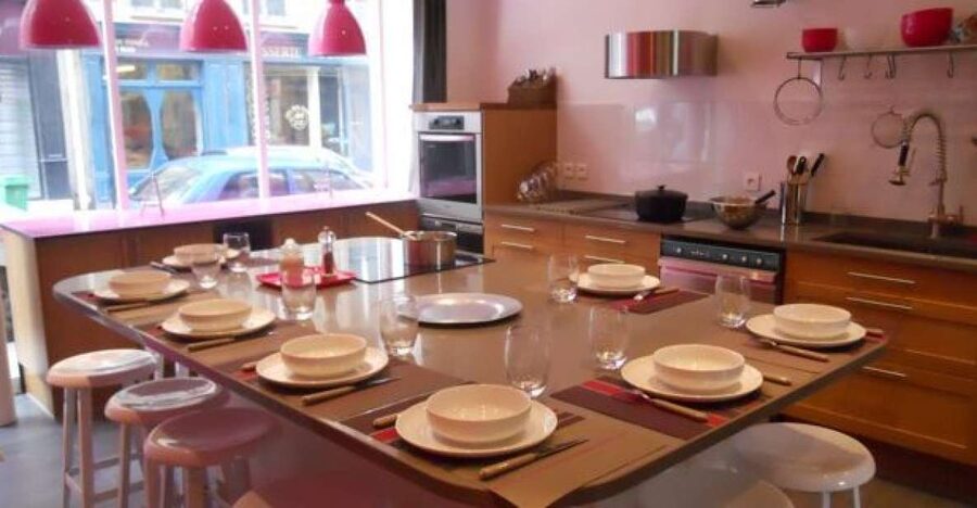Paris: Hands-On Small Group Cooking Class - Group size and the social side