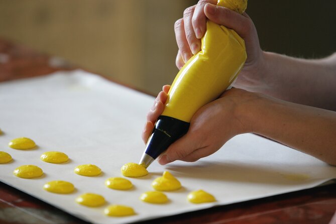 Paris Macarons Small-Group Baking Class with a Chef - Arriving at the Rue de Béarn pastry studio