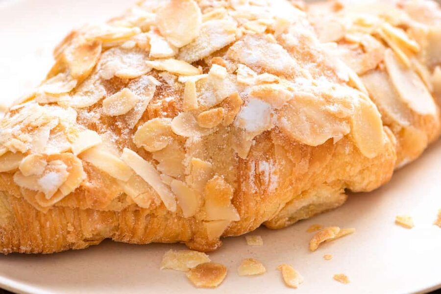Paris: Traditional Croissant Cooking Class With Local Baker - Preparing raisin rolls with vanilla pastry cream