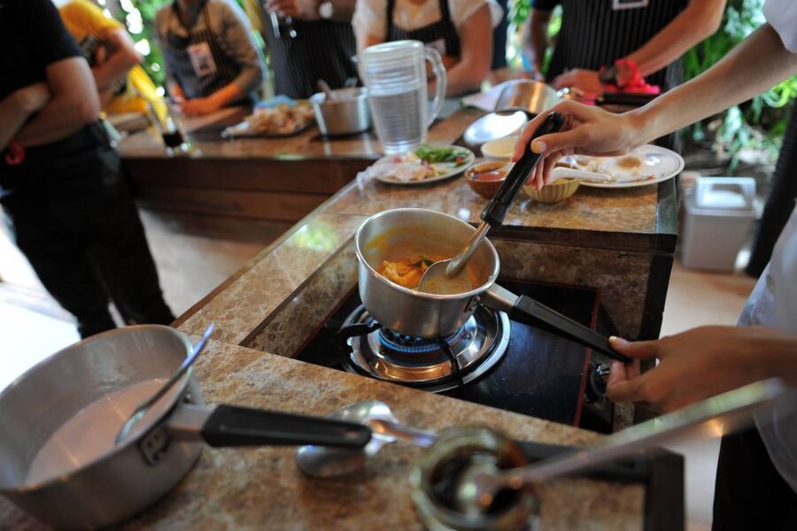 Paros: Cooking Class with 6-Course Menu and Drinks - Who will enjoy this Paros cooking class