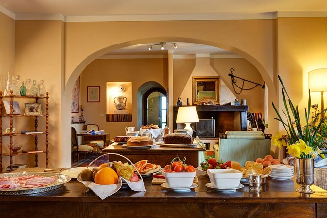 Pasta and Pizza cooking class in Cortona - The lunch you prepare yourself