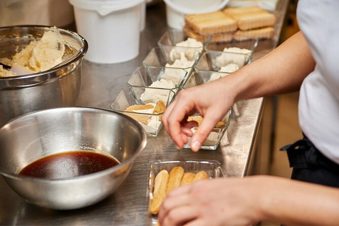 Pasta and Tiramisu Cooking Class in Rome, Piazza Navona - A Roman lunch with bruschetta and drinks