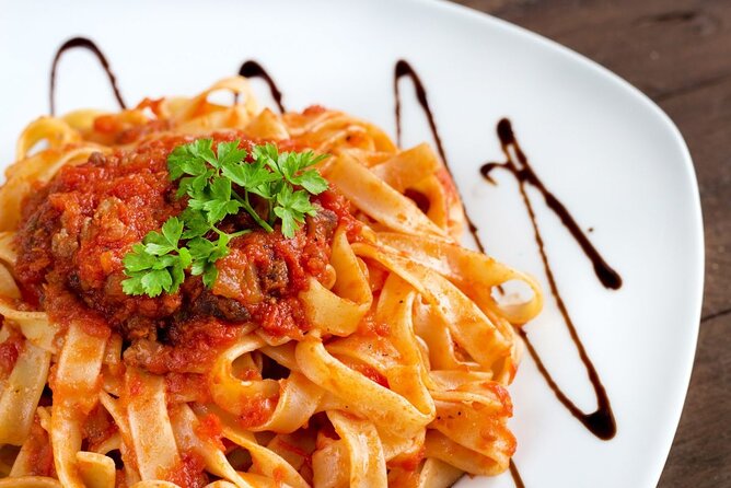 Pasta and Tiramisu Cooking Class in Rome, Piazza Navona - Who should book this class?