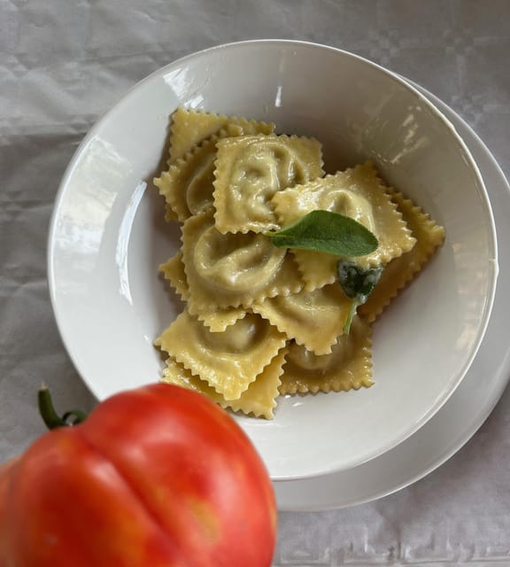 Pasta Cooking Class in a Garden near Pompeii - What the atmosphere is really like