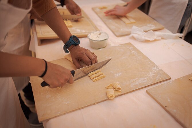Pasta Cooking Class in Rome - Fettuccine Class in Piazza Navona - Eating beside the fountains