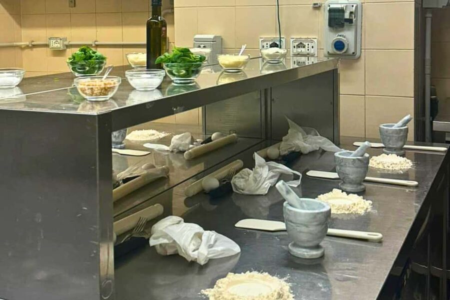 Pasta Cooking Class with Pesto Sauce Making in Rome Center - Timing, meeting point, and booking details