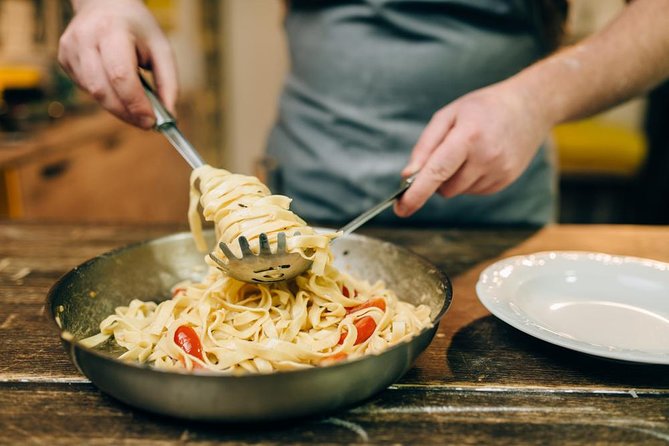 Pasta Fresca Hands-on Cooking Class with a Local in Como - Group size and the feel of the setting