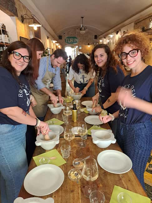 Pesto cooking classes - Trattoria Turin Sestri Levante - Experiences - Basil, local products, and a glass of wine