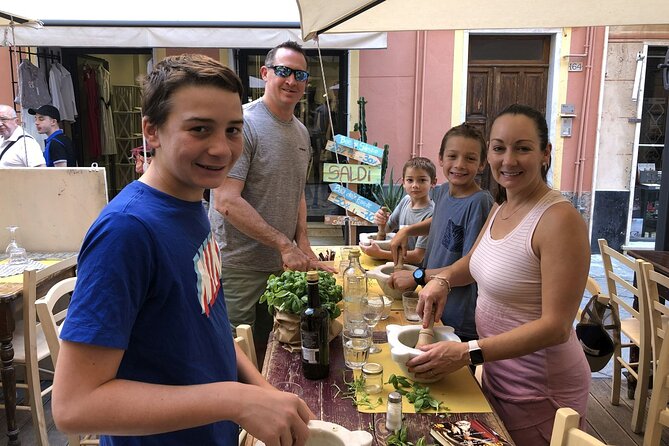 Pesto Experience, Cooking Classes, Wine Tasting in Sestri Levante - The wine tasting with five pours