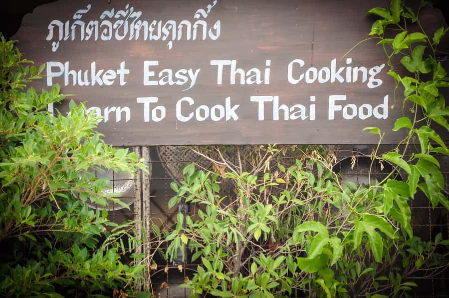 Phuket: Half Day Easy Thai Cooking Class & Local Market Tour - Should you book it?