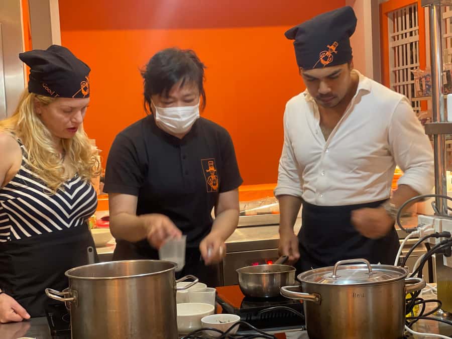 Phuket: Pum Thai Cooking School with Meal - What the hands-on kitchen session is like