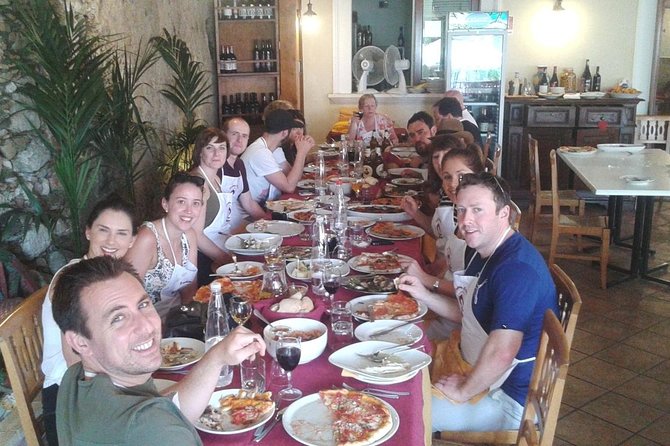 Pizza Cooking Class - Group size is the main factor to weigh