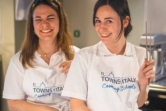 Pizza, Gelato & Fun – a Tasty Cooking Class in Rome City Center - Making pizza in central Rome