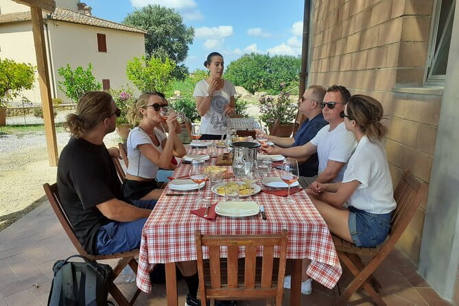 Pizza & Gelato Making Cooking Class in Florence - Eating your work with wine, soft drinks, and family