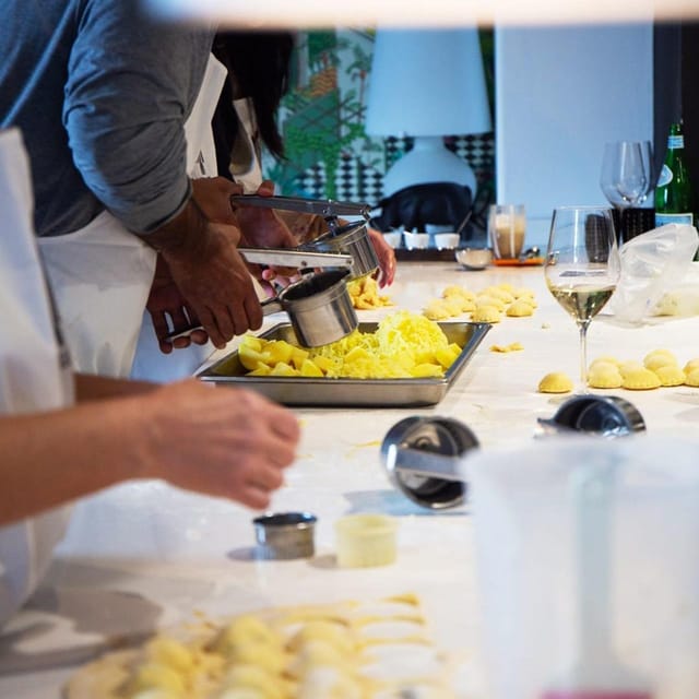 Positano: Small Group Cooking Class with Prosecco & Dessert - A Main Course of Meat or Fresh Fish