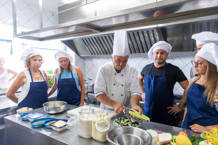 Praiano: Cooking Class with Dinner Overlooking the Sea - Key points to know