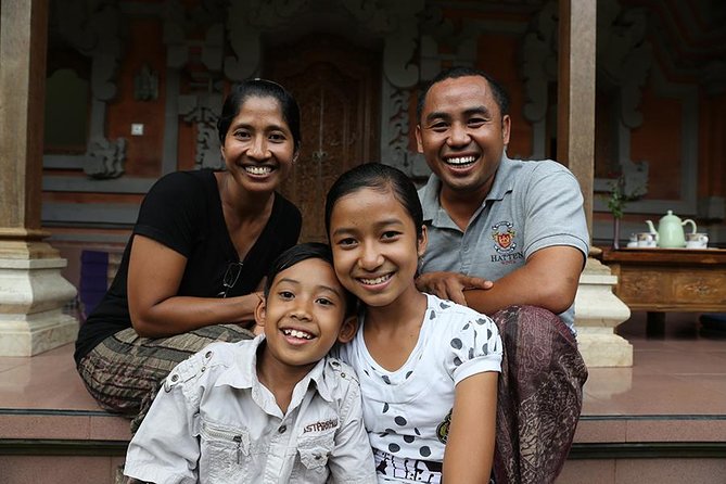 PRIVATE Balinese Cooking Class in Ubud with Dewa with Transfers - Entering the traditional family compound