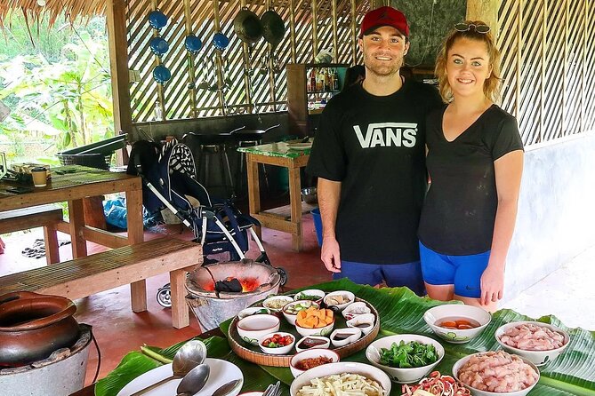 Private Bicycle Tour to Chiang Mai and Thai Cooking Class - A temple stop and a simple local break