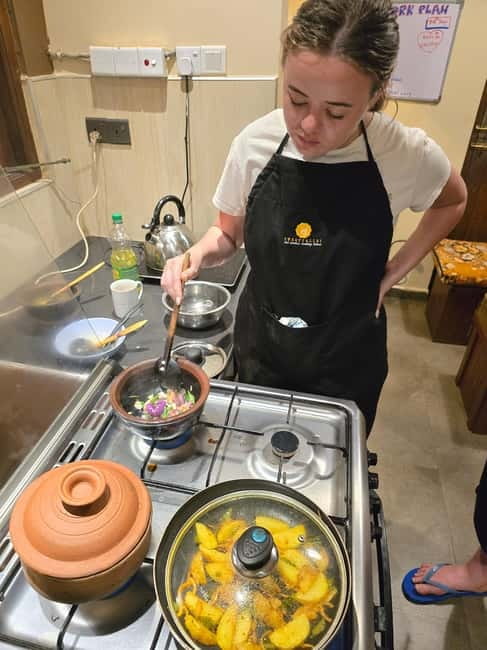 Private cooking class - Personalized classic menu - What you may cook: string hoppers, curry, roti, and sambal