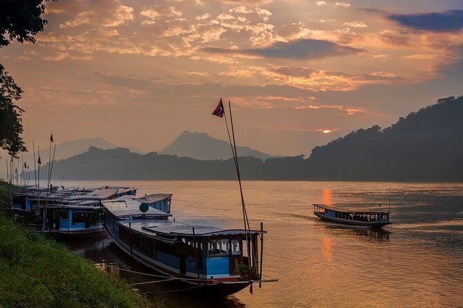 PRIVATE Mekong Delta 1 Day with Kayaking, Biking & Cooking - Cruising the Tien River at 10:20