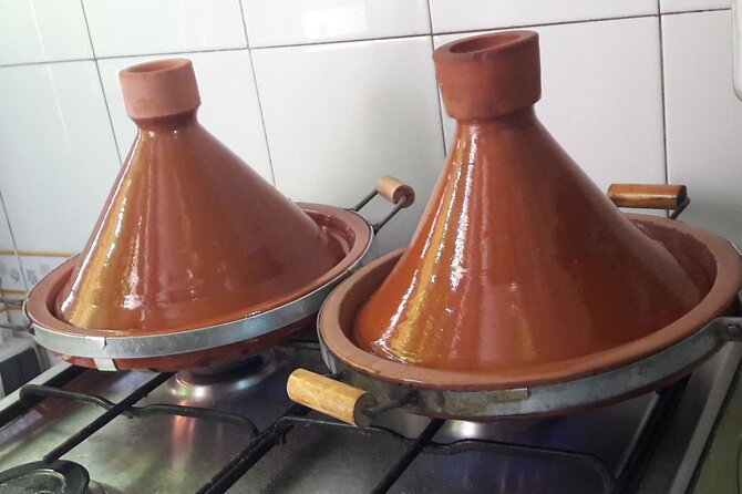 Private Moroccan Cooking Class in Casablanca with Hotel Transfers - Meeting Mohamed and reaching the local market