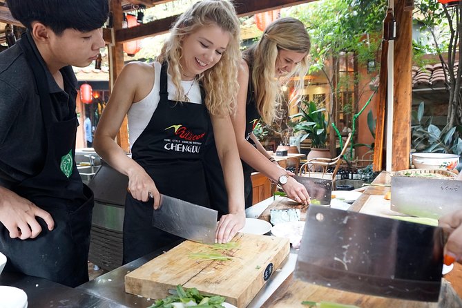 Private Panda Tour with Cooking Class One-day Trip - Starting at 7:30 am with pickup in Chengdu