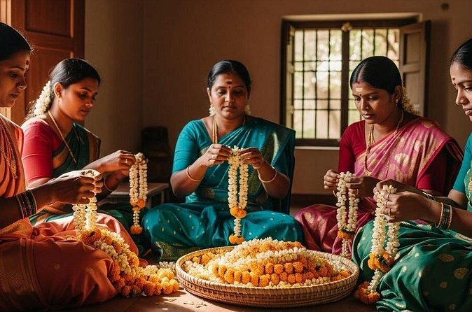 Private tour to learn Traditional Indian Art, craft & Cooking - Mehendi, dolls, and the Udukkai drum
