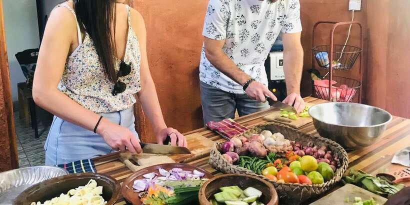 Private Traditional Sri Lankan Cooking Class in Kandy - Chitra’s teaching style and the small-group setup