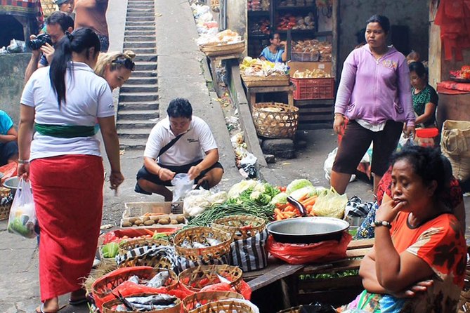 PRIVATE Ubud Market Tour & Balinese Cooking Class with Putu - Key points to know