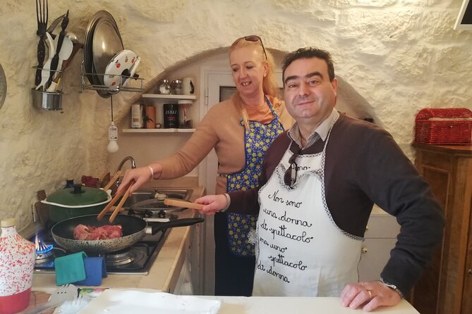 Puglia Cooking class "Le orecchiette, che pasta!" - The trullo tour and country-home setting