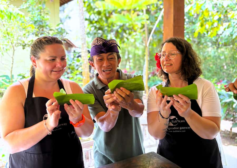 Pure Bali Village Experience Cooking & Jamu Class, Transfer - Making Jamu With Family Recipes