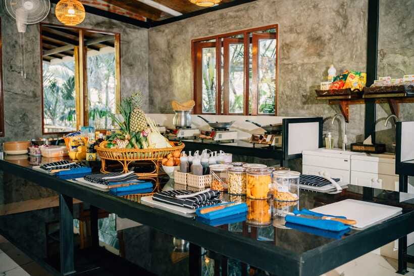 Railay: Hands-On Thai Cooking Class at Railay Beach - Choosing morning, afternoon, or dinner
