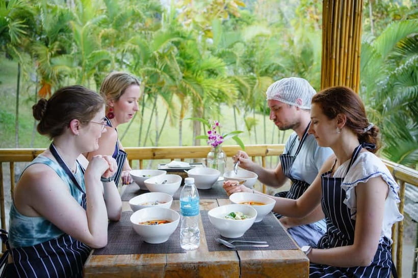 Railay: Hands-On Thai Cooking Class at Railay Beach - Who gets the most from this class
