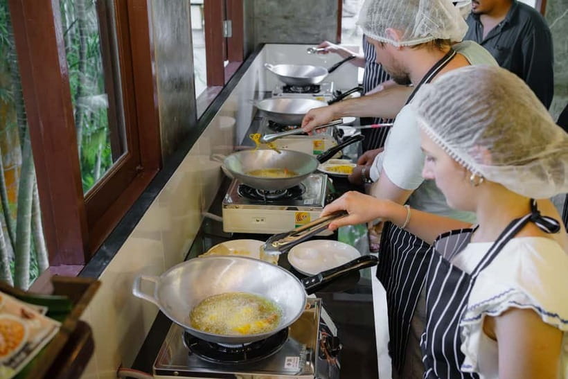Railay: Hands-On Thai Cooking Class at Railay Beach - Why the food lesson feels practical