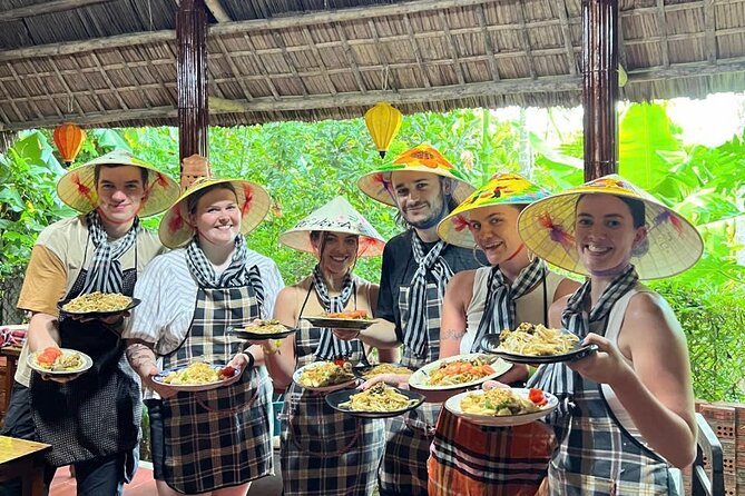 RICE PAPER Noodle Making Experience & Hoi An Cooking Class Class - Cooking with Chef Tim