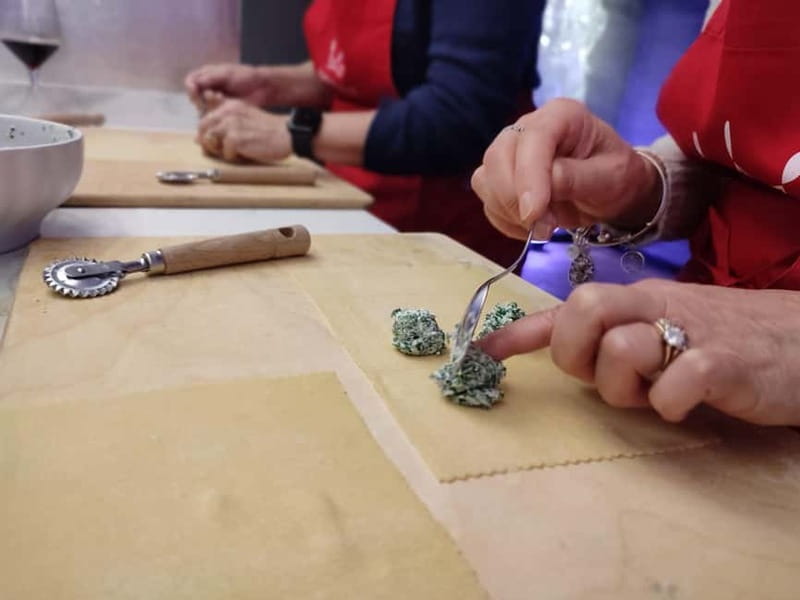 Roman Pasta making class - Roman sauces that explain the meal