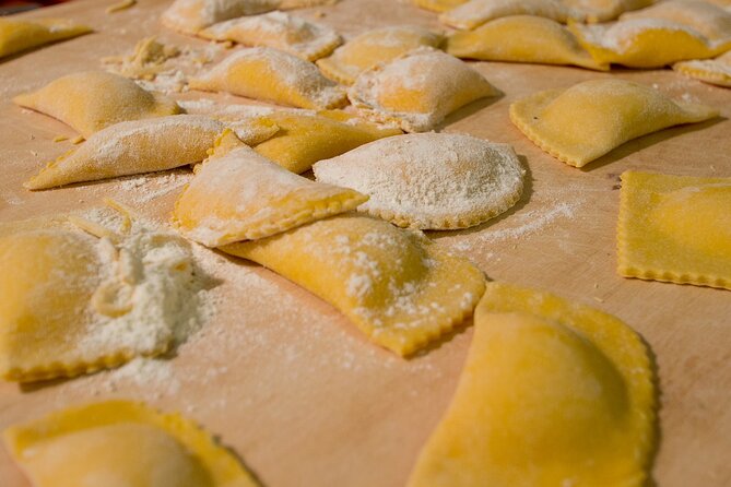 Rome Cooking Class: Make Pasta, Dine & Drink Wine With Local Chef - Making fettuccine and ravioli from scratch