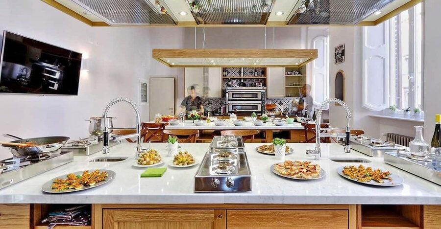 Rome: Cooking classes in the heart of the city - Rolling pasta by hand
