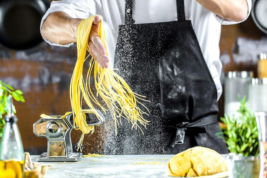 Rome: Cooking classes in the heart of the city - Maximo and an approachable teaching style