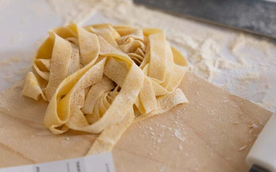 Rome: Enjoy Spritz and Pasta Making in Piazza Navona - Who should book this activity