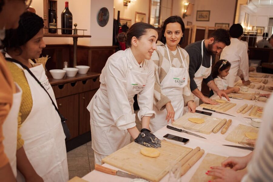 Rome: Fettuccine Pasta Cooking Class in Rome's City Center - Who will enjoy this class most