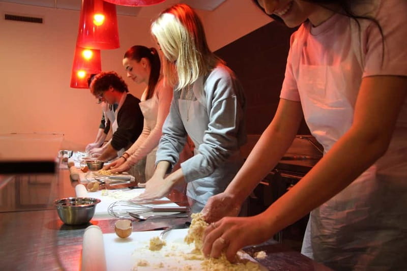 Rome: Lasagna, Fettuccine Pasta & Tiramisu Cooking Class - What the cooking experience adds to a Rome visit