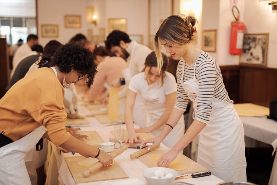 Rome: Pasta and Tiramisu Cooking Class in Piazza Navona - Choosing your sauce at Ristorante Tucci